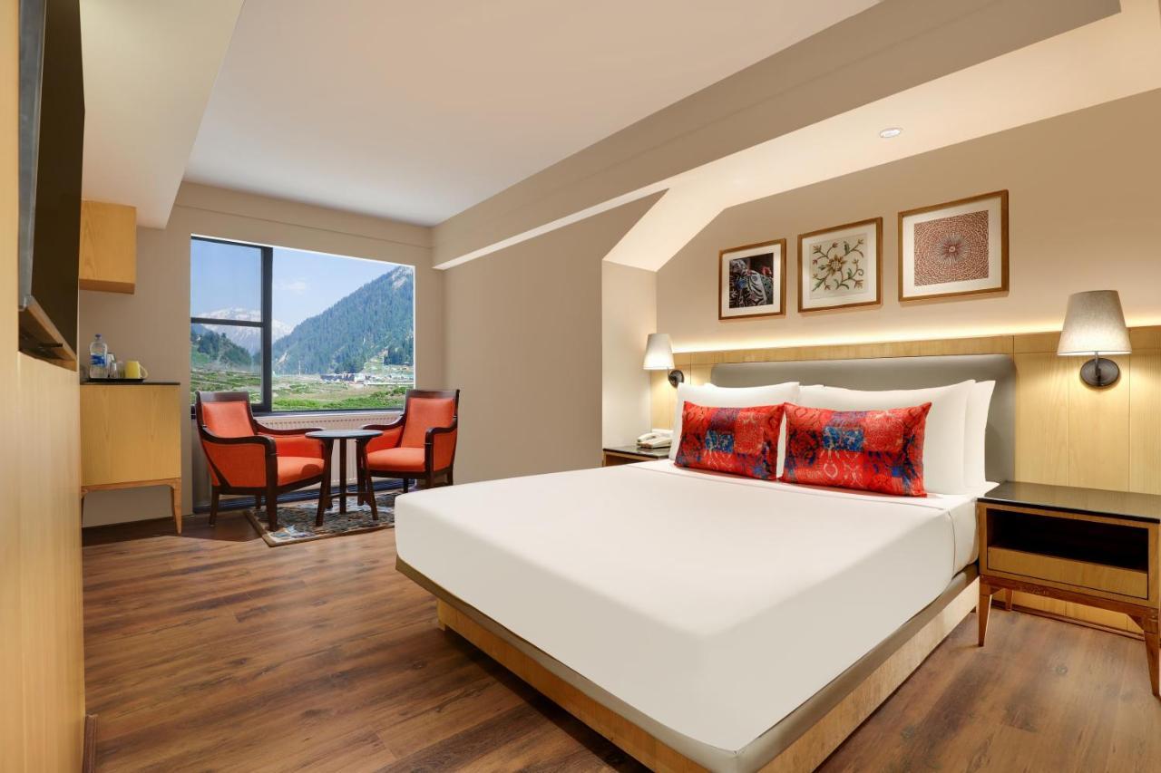 Lemon Tree Hotel, Sonāmarg Esterno foto